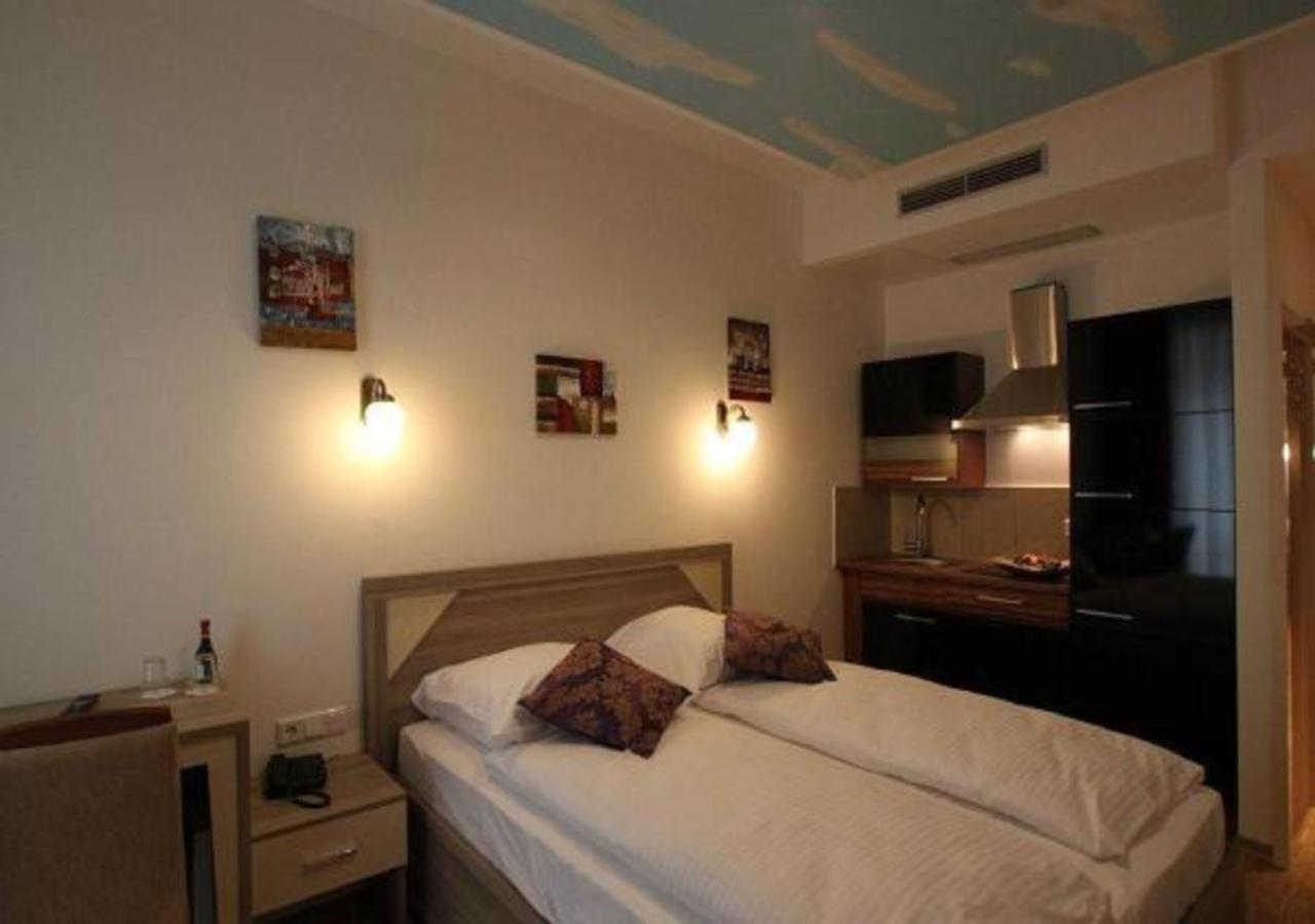 Kavun 3* Munich